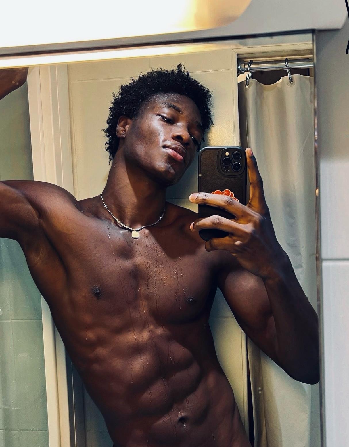 Charli, 31 ans, Serraval