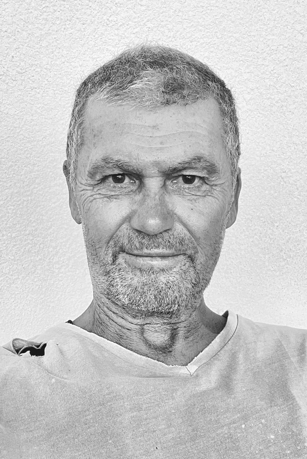 Suleyman, 45 ans, Publier